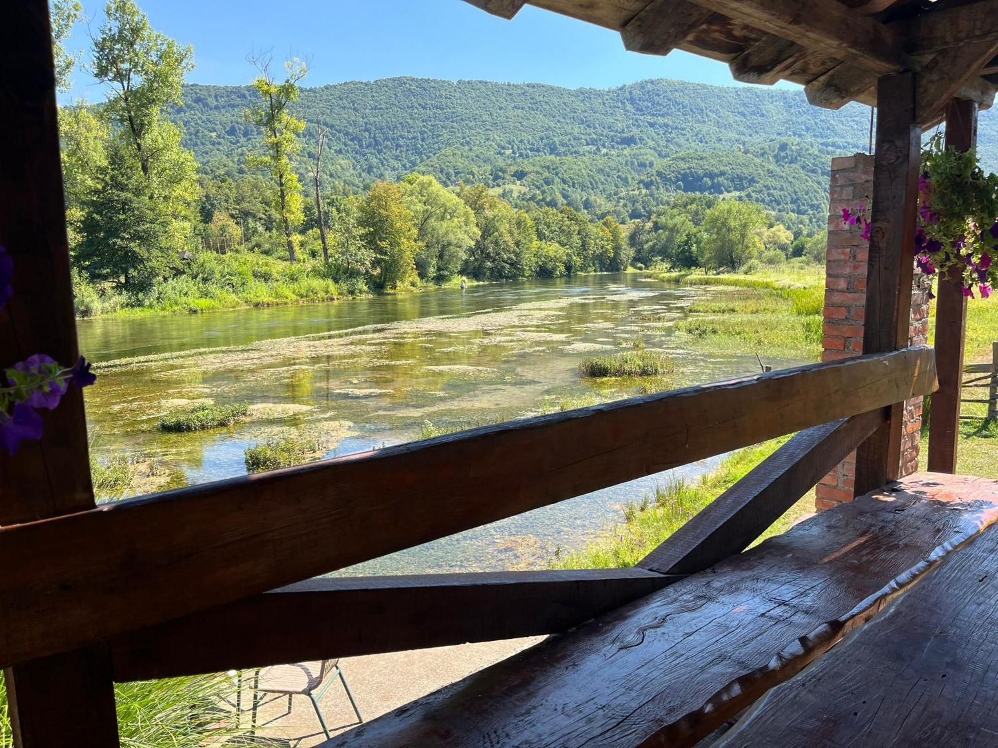 Bed And Breakfast Family Djukic Sipovo Exterior photo