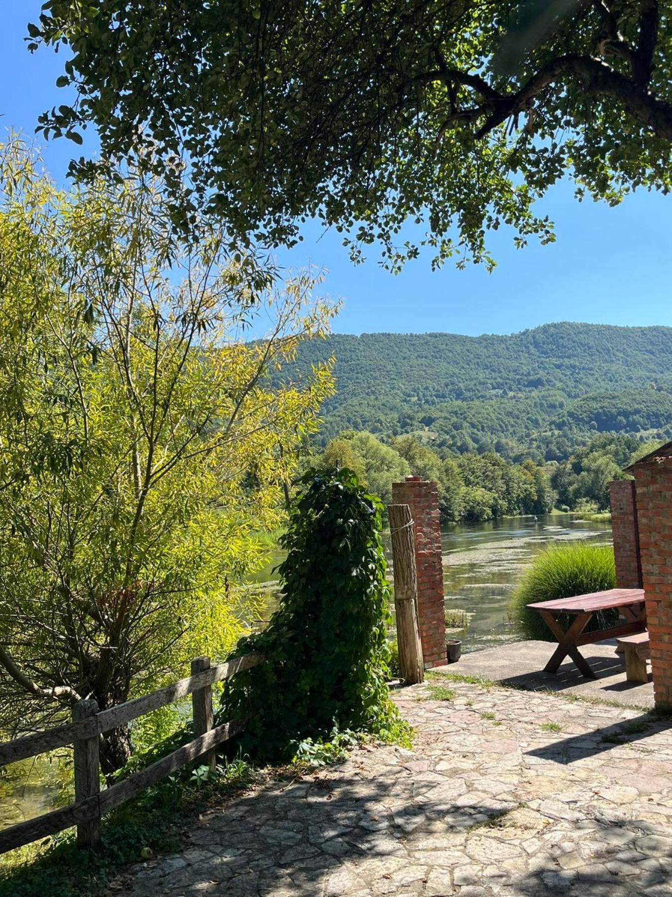 Bed And Breakfast Family Djukic Sipovo Exterior photo