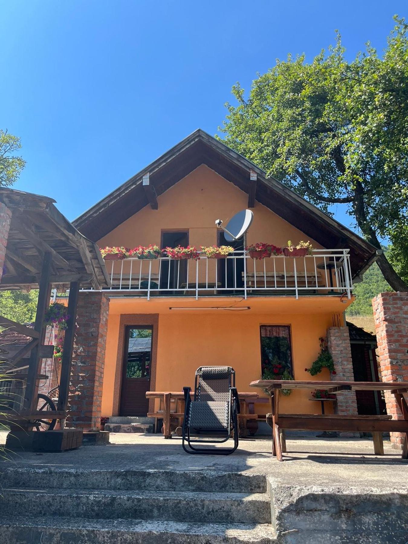 Bed And Breakfast Family Djukic Sipovo Exterior photo