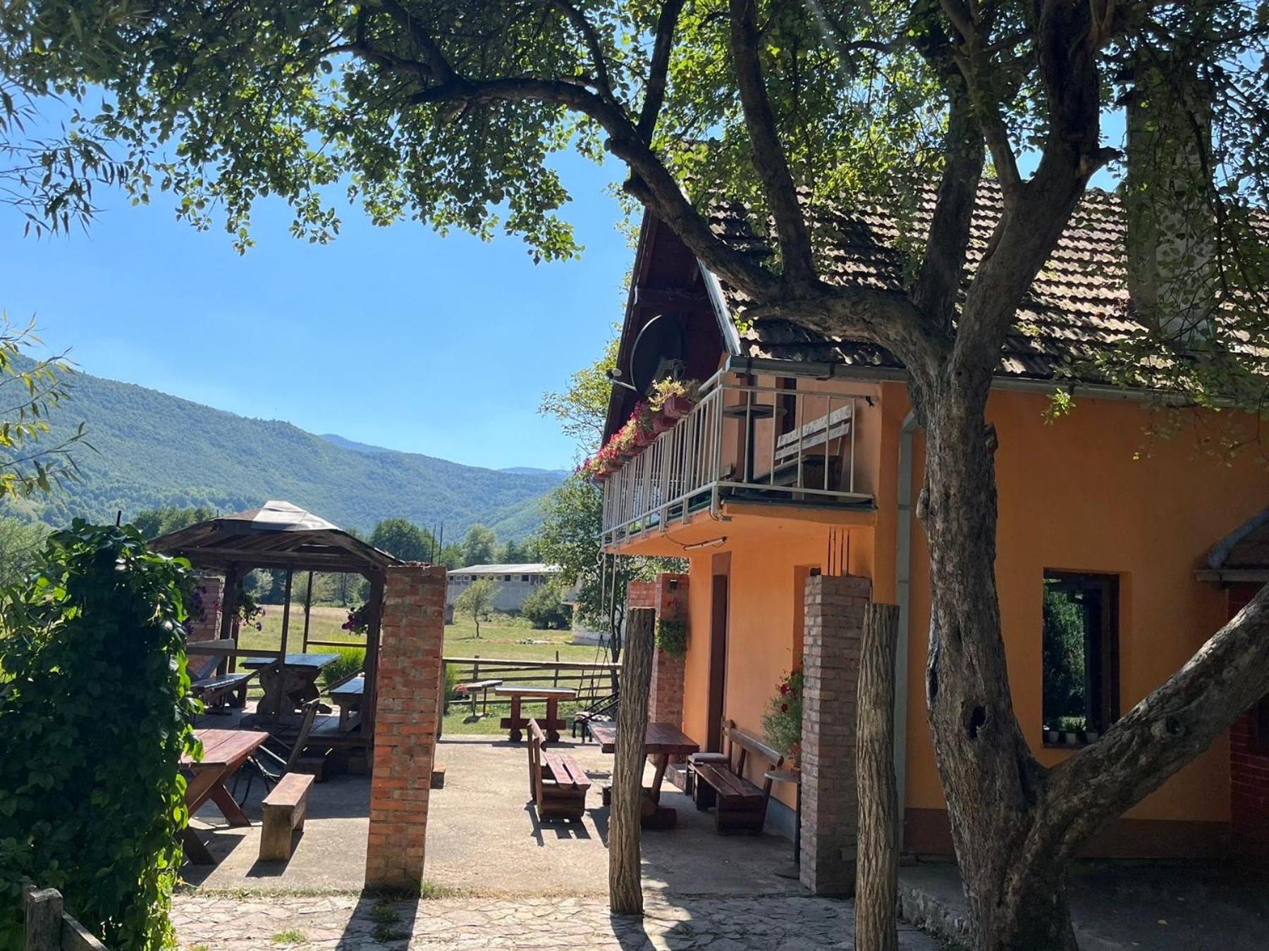 Bed And Breakfast Family Djukic Sipovo Exterior photo